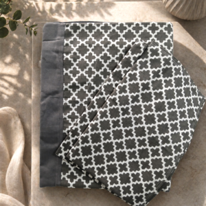 pure cotton queen size boarder bedsheet with 2 pillow covers