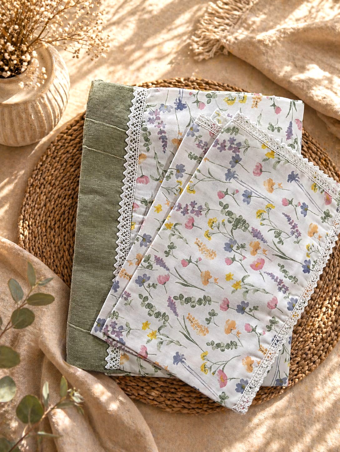 pure cotton queen size lace boarder bedsheet with 2 pillow covers pure cotton queen size lace boarder bedsheet with 2 pillow covers
