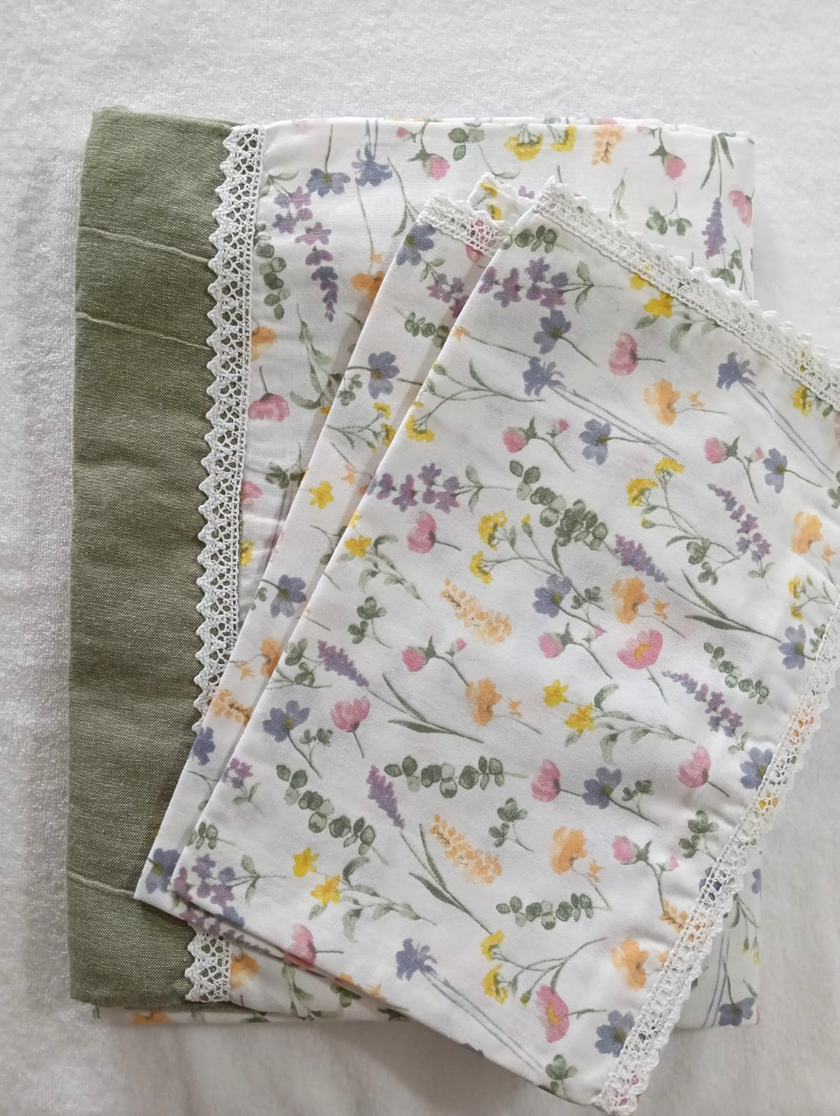 pure cotton queen size lace boarder bedsheet with 2 pillow covers pure cotton queen size lace boarder bedsheet with 2 pillow covers