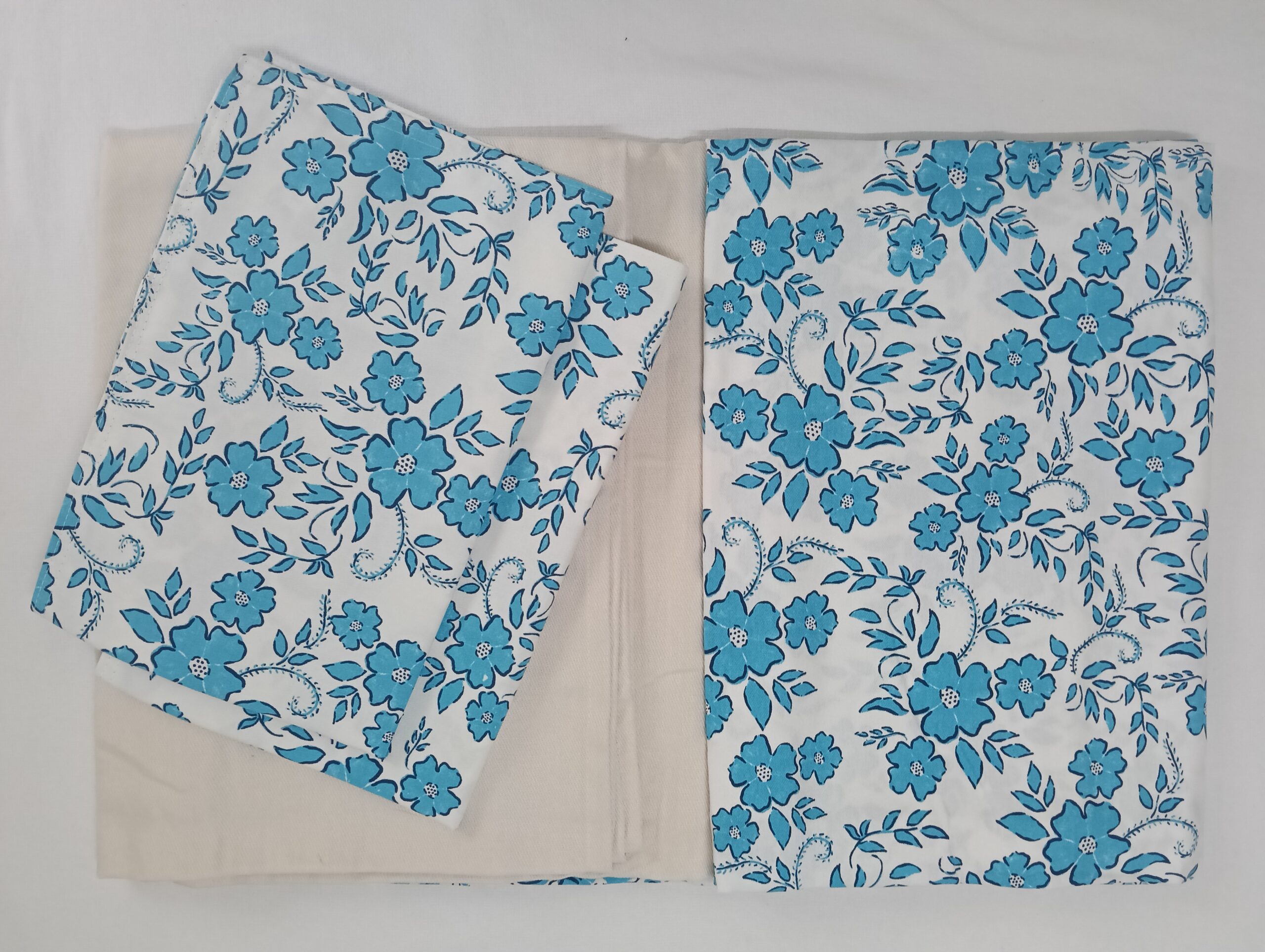 pure cotton queen size boarder bedsheet with 2 pillow covers pure cotton queen size boarder bedsheet with 2 pillow covers