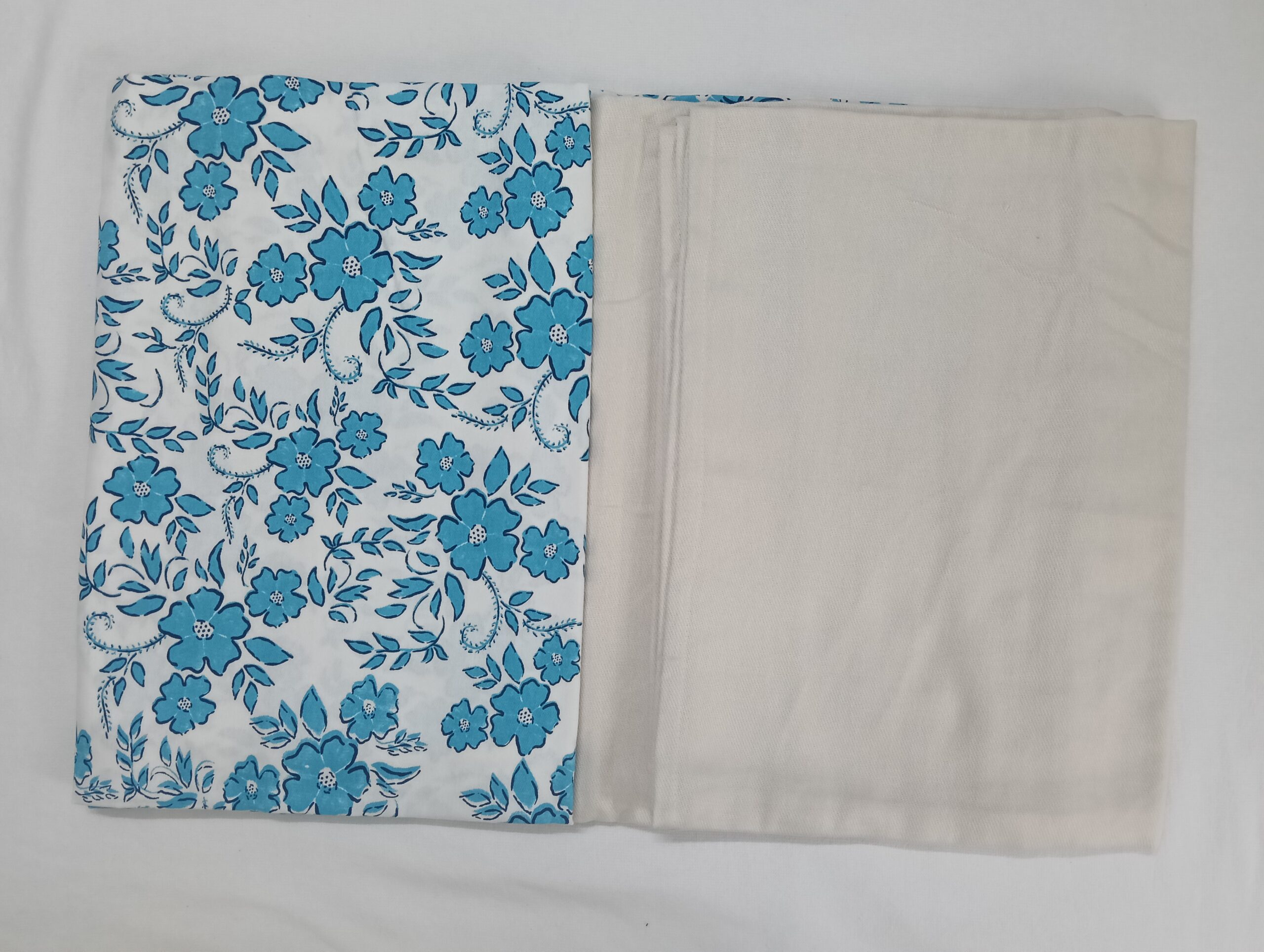 pure cotton queen size boarder bedsheet with 2 pillow covers pure cotton queen size boarder bedsheet with 2 pillow covers