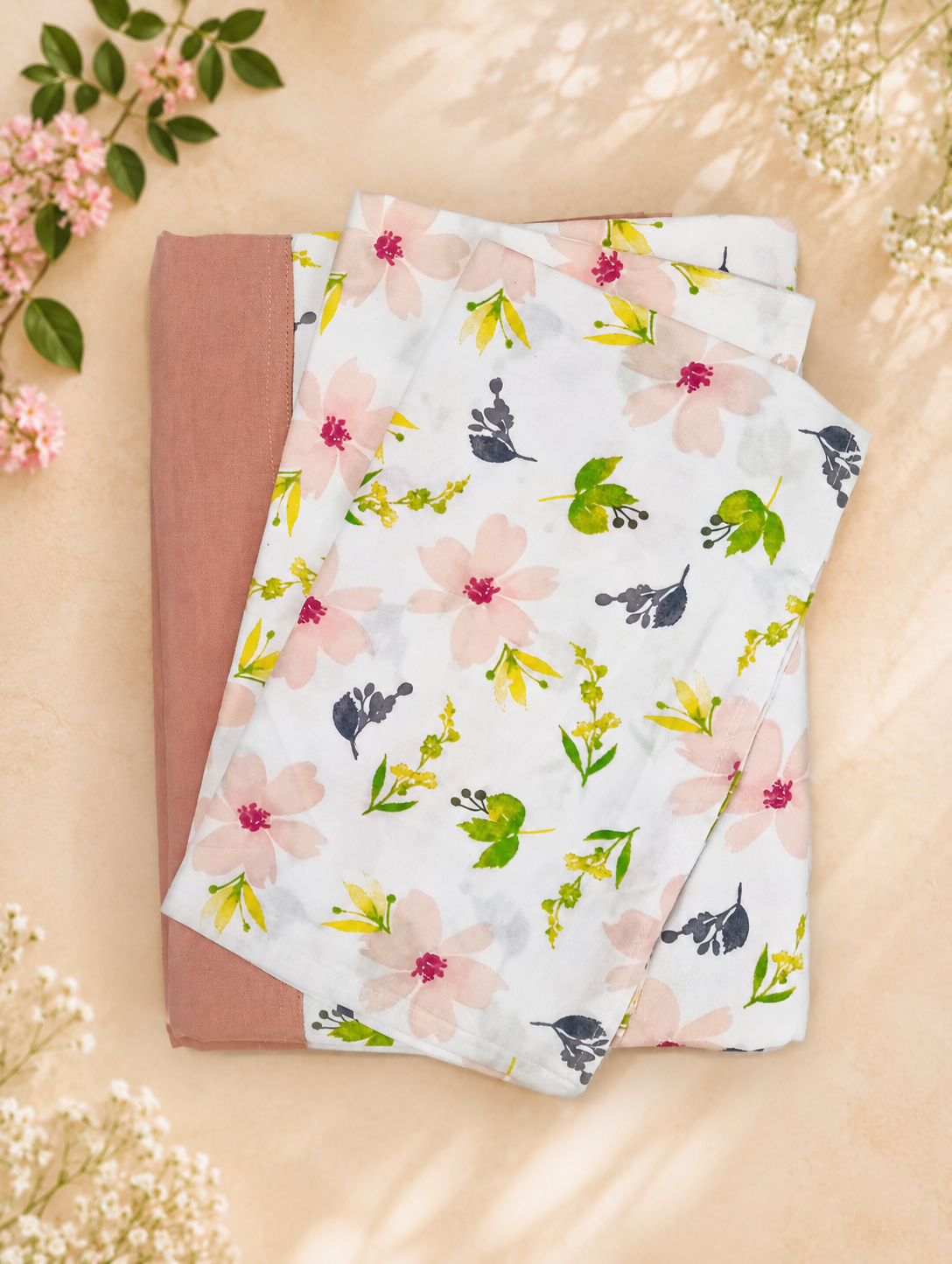 Home PageMain pure cotton queen size boarder bedsheet with 2 pillow covers