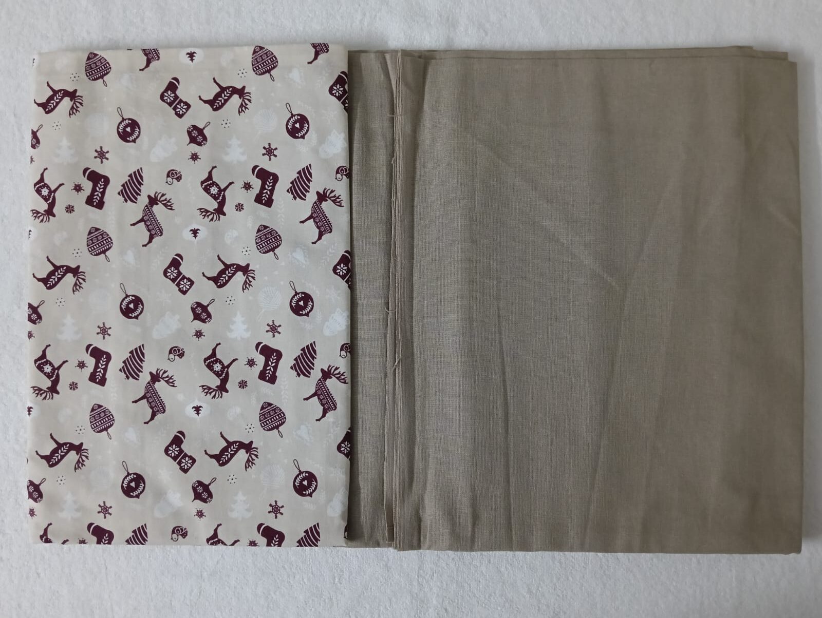 pure cotton queen size boarder bedsheet with 2 pillow covers pure cotton queen size boarder bedsheet with 2 pillow covers