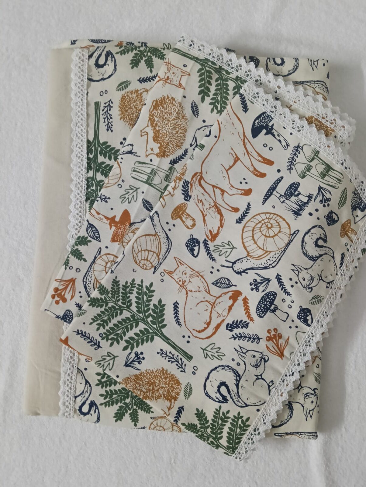 pure cotton queen size lace boarder bedsheet with 2 pillow covers pure cotton queen size lace boarder bedsheet with 2 pillow covers